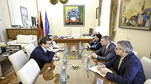Guvernatori Sejko takon Ekipin e Bloomberg News