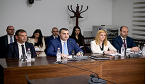Guvernatori Sejko gjatë prezantimit të Raportit Vjetor të Bankës së Shqipërisë për vitin 2022 në Komisionin e Ekonomisë dhe Financave