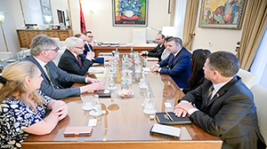 Governor Sejko meets with the Delegation of the United Kingdom